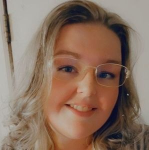 Meet your Posher, Elaine